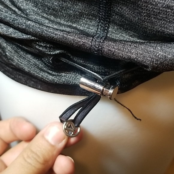 Lululemon - Picture 4 of 6